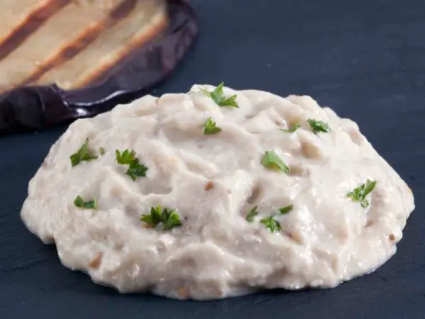 Griechische Auberginencreme mit Hirtenkäse