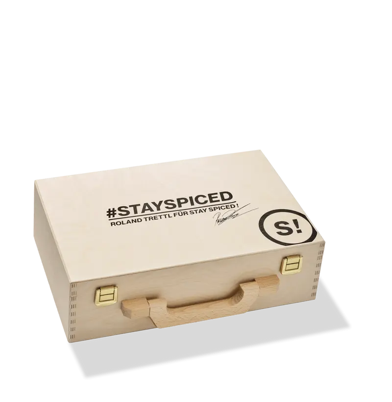 Holzbox (Gewürzkoffer), handgefertigt ROLAND TRETTL, geeignet für 15x, 170ml Schraubdosen – LEER