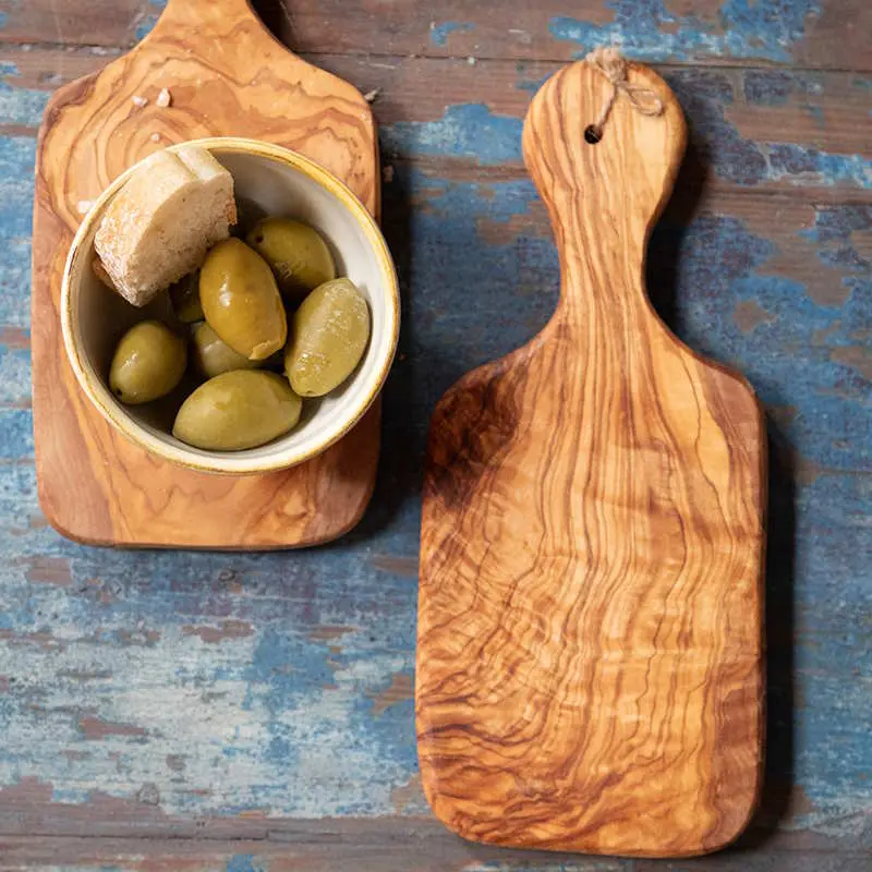 Kleines Frühstücksbrett mit Griff aus Olivenholz (24x10cm)