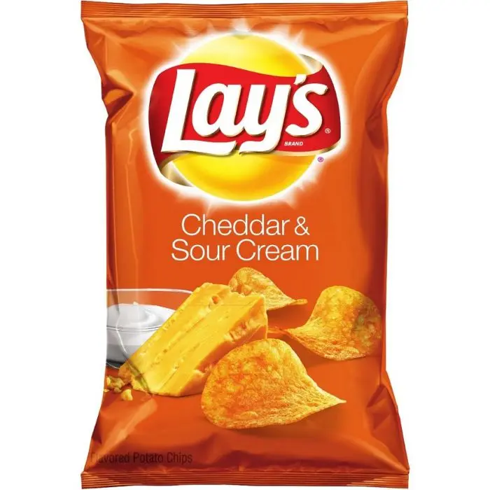 Lay's - Potato Chips "Cheddar & Sour Cream Flavored" (184,2 g)